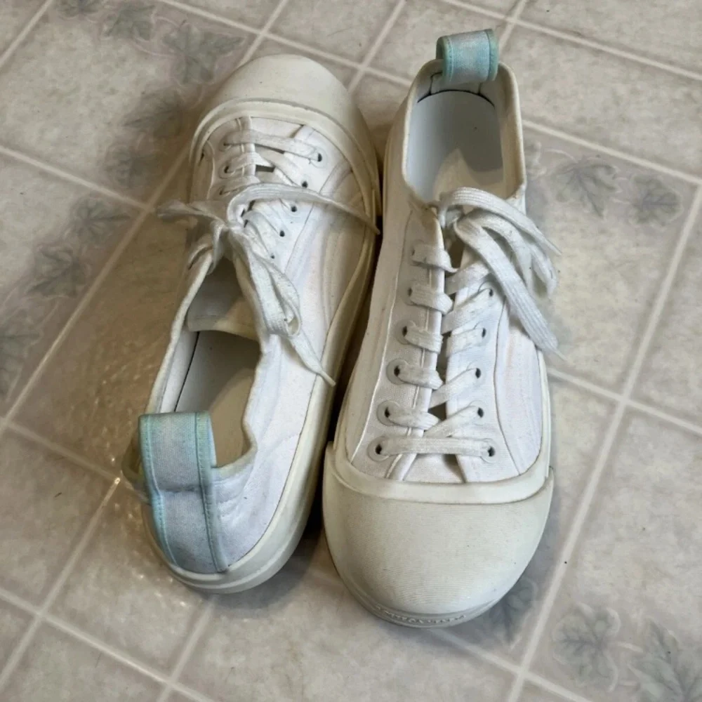 Bottega Venetta White Canvas Rubber Cap Toe Sneakers‎